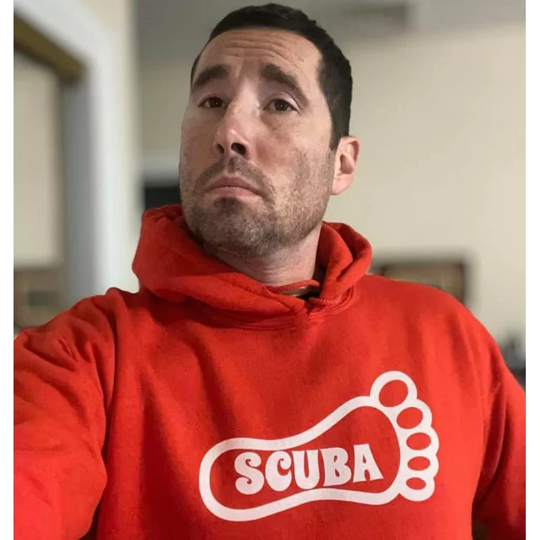 3.32 Scuba Deuce